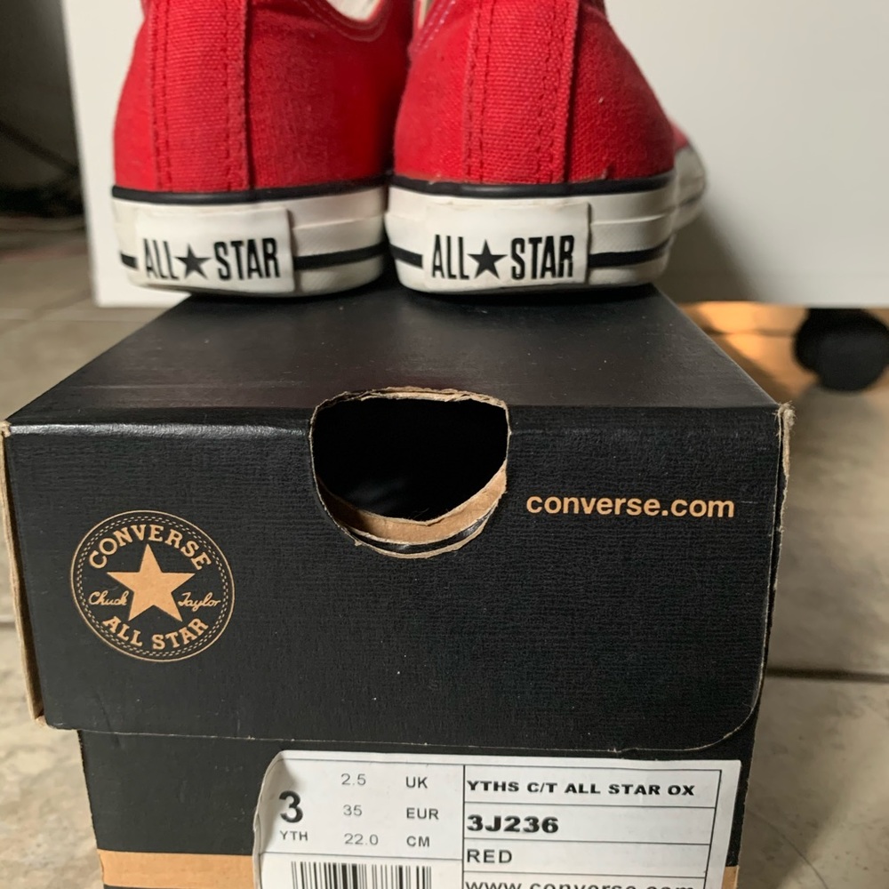 Converse - Picture 2 of 4